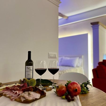 Elena'S Suite Sutri Luaran gambar