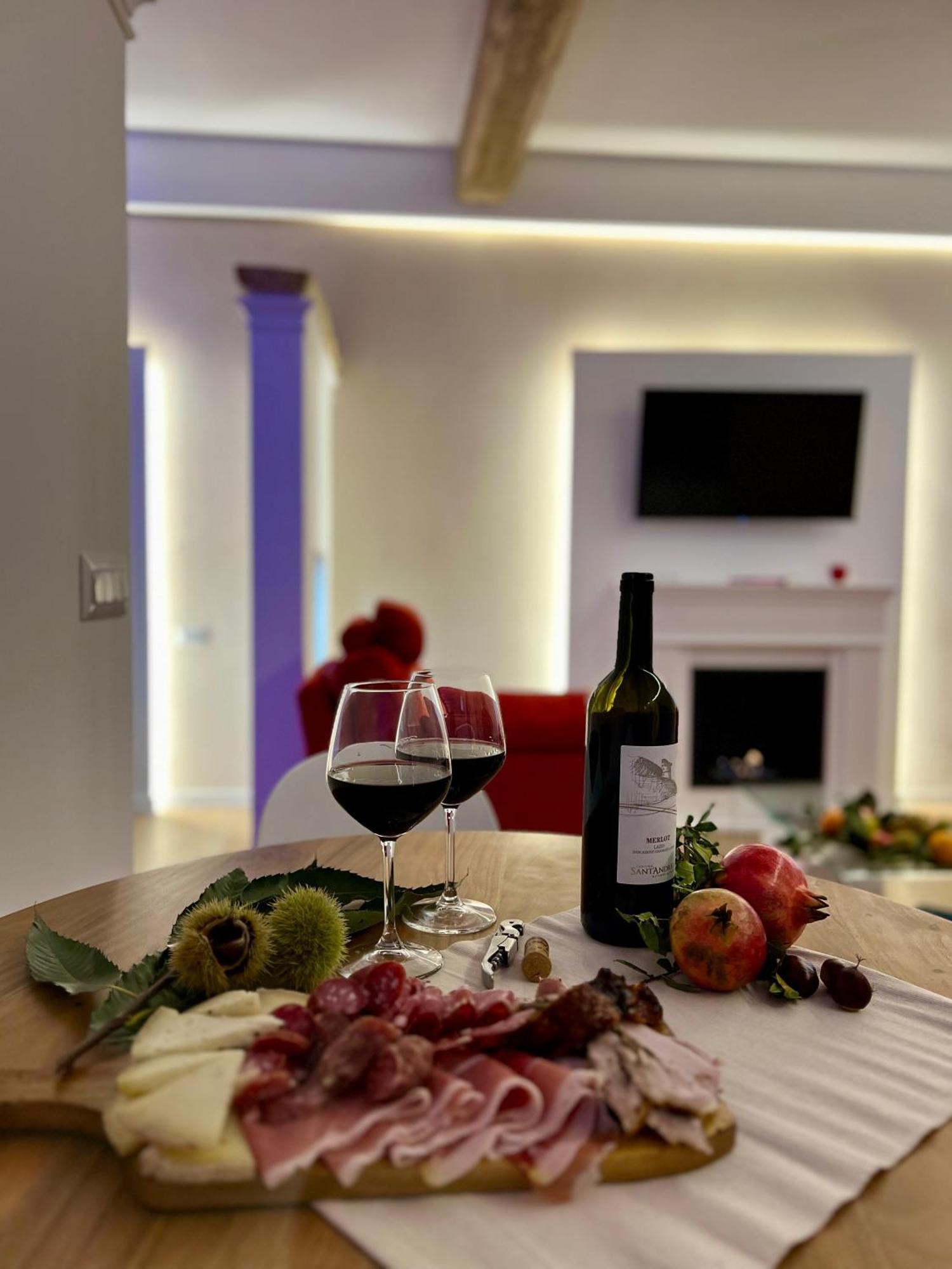 Elena'S Suite Sutri Luaran gambar