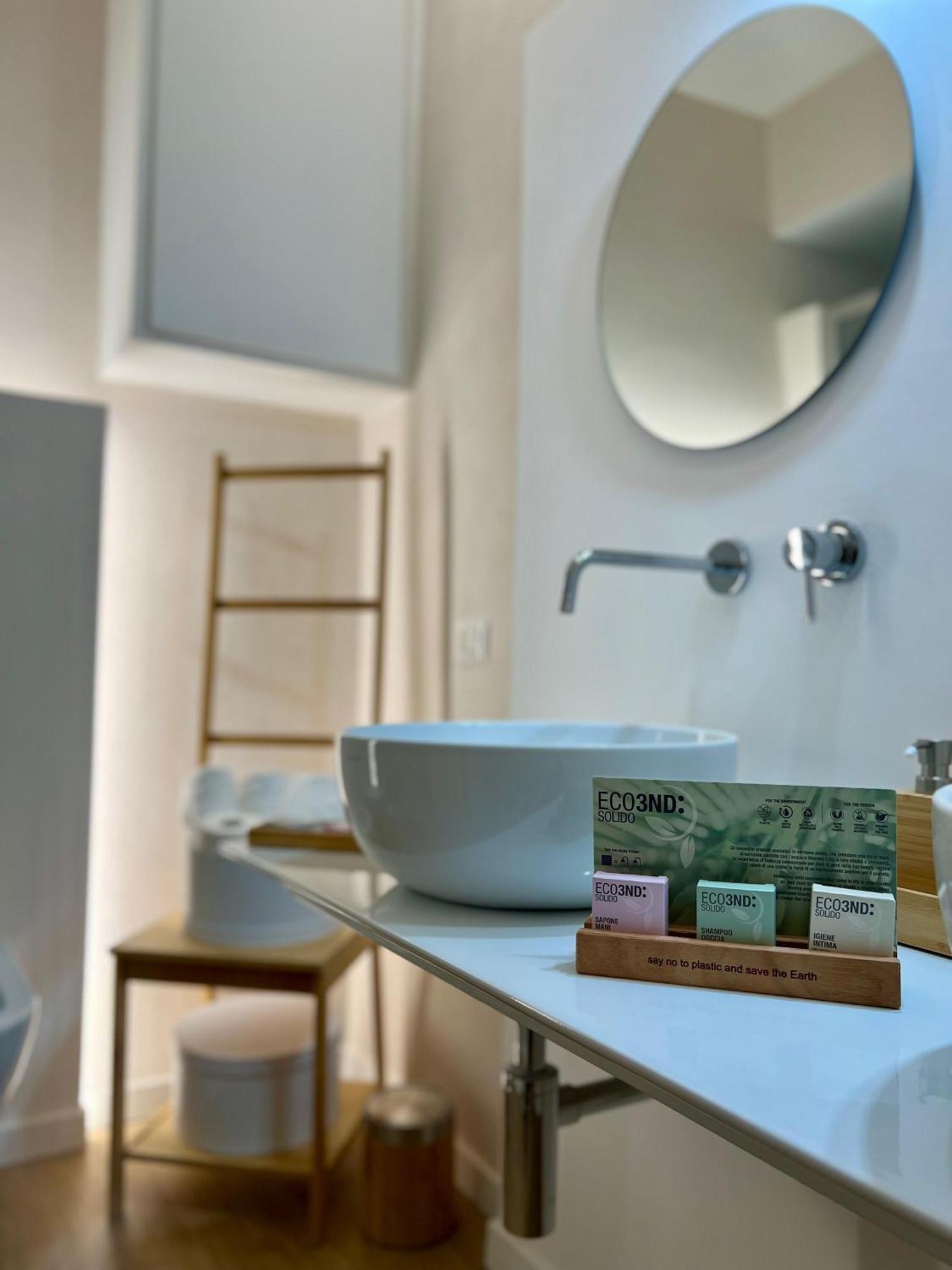 Elena'S Suite Sutri Luaran gambar