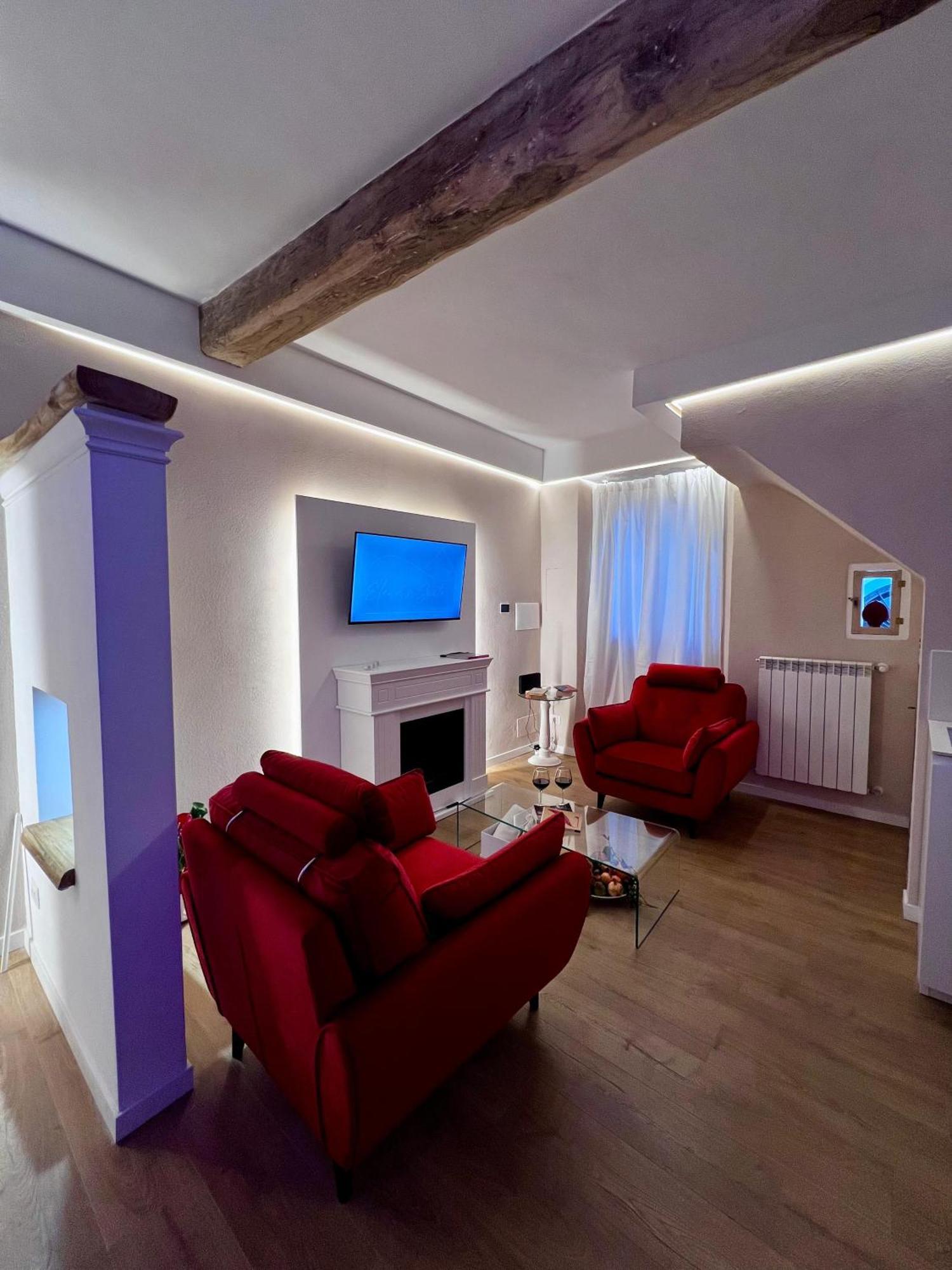 Elena'S Suite Sutri Luaran gambar
