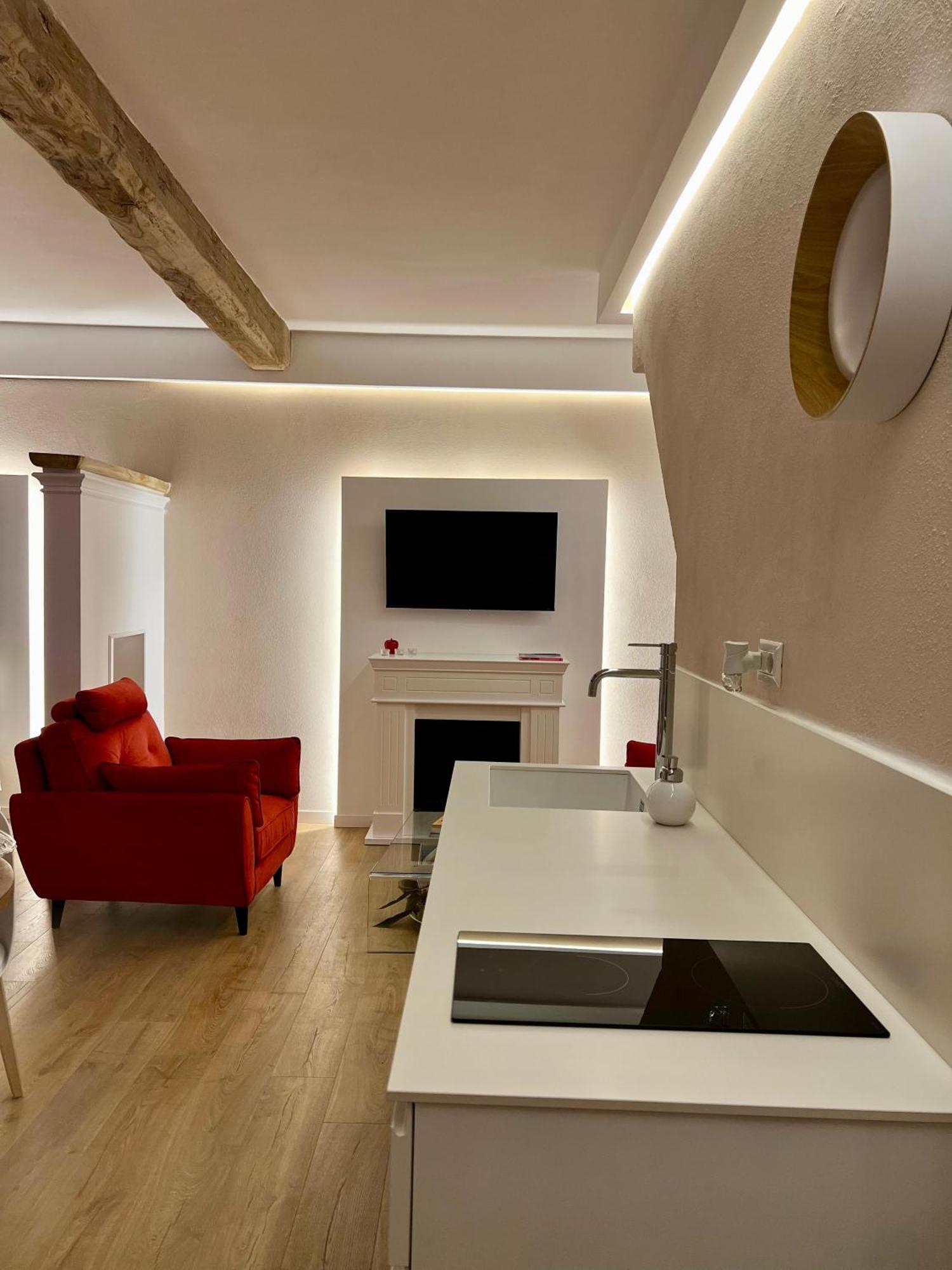 Elena'S Suite Sutri Luaran gambar