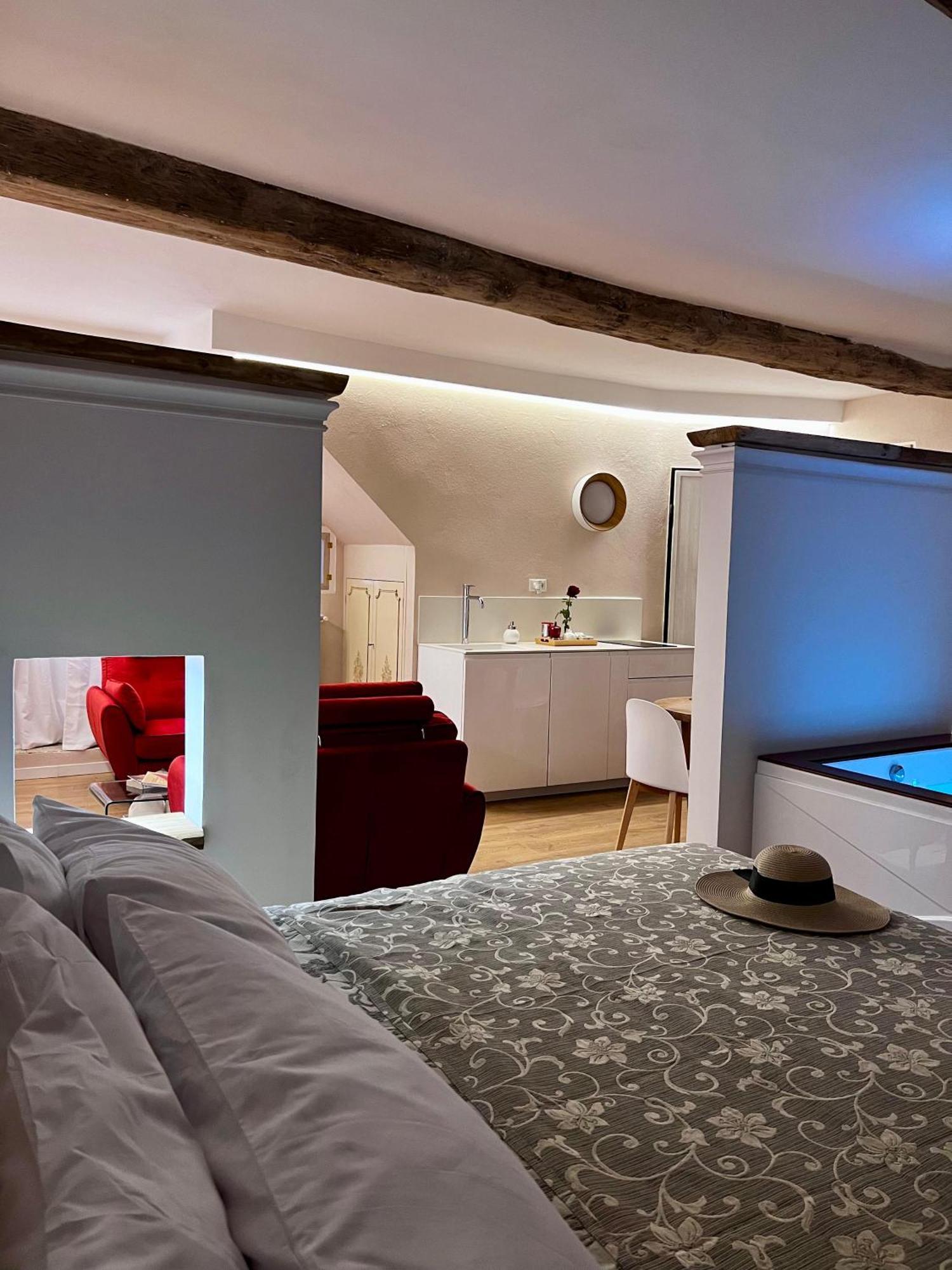 Elena'S Suite Sutri Luaran gambar